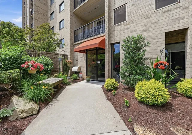 1400-smokey-wood-dr-601-swissvale-pa-15218/hzid_b6cd32dd