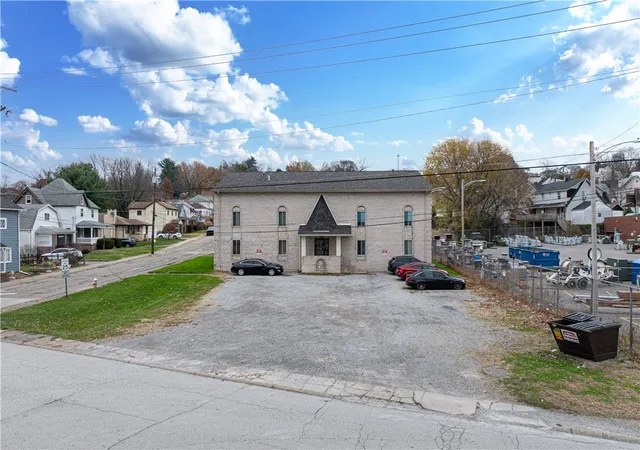 2204-constitution-blvd-new-kensington-pa-15068/hzid_f40a2a30