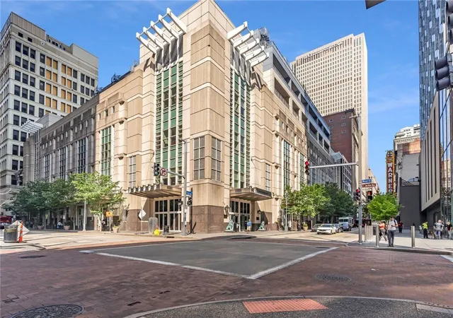 301-5th-avenue-606-downtown-pgh-pa-15222/hzid_e6a4ac0e