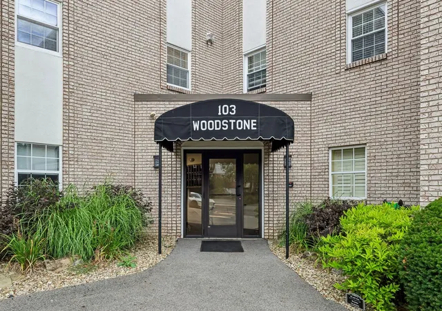 103-woodstone-33-new-kensington-pa-15068/hzid_daad2b4c
