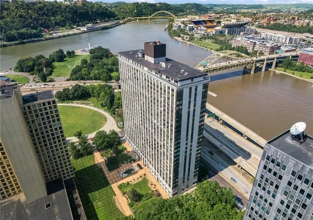 320-fort-duquesne-blvd-25l-downtown-pgh-pa-15222/hzid_2fc6a567