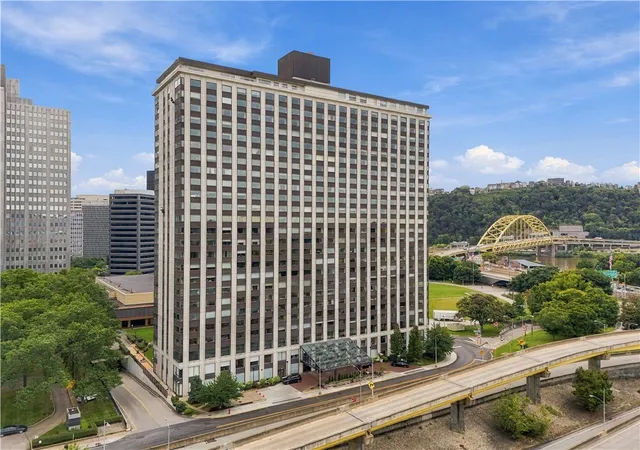 320-fort-duquesne-blvd-24n-pittsburgh-pa-15222/hzid_dfd5fc03