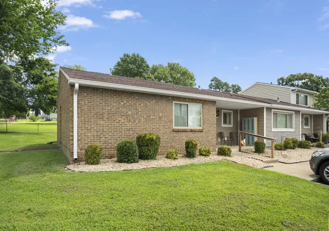 2169-highway-41-s-33-greenbrier-tn-37073/hzid_b61ac664
