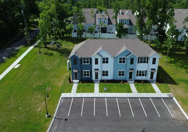 1136-lock-4-rd-gallatin-tn-37066/hzid_f68d74f9