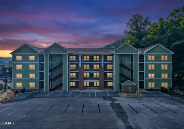 329-ownby-street-1406-gatlinburg-tn-37738/hzid_5b1f3d96