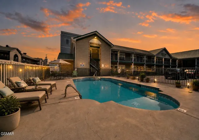 2743-colonial-dr-apt-214-pigeon-forge-tn-37863/hzid_56e20f52