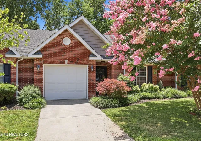 1004-jadestone-way-knoxville-tn-37923/hzid_ef89aeea
