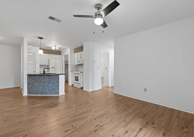 474-s-main-st-203-ashland-city-tn-37015/hzid_bf8d2ff9