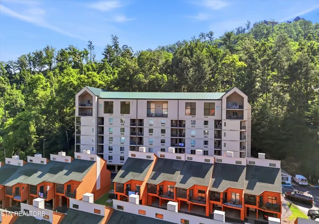 413-baskins-creek-rd-apt-303-gatlinburg-tn-37738/hzid_5db030c3