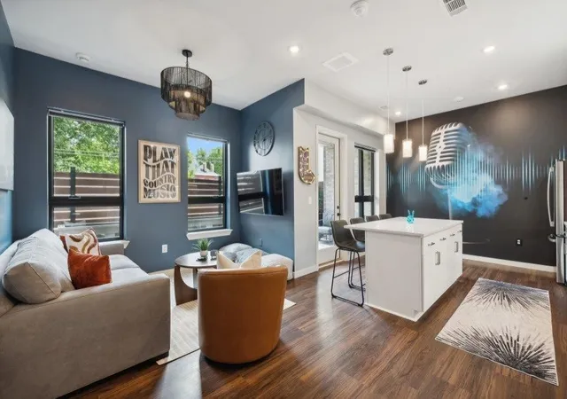 1014-16th-ave-s-104-nashville-tn-37212/hzid_e7926e1a