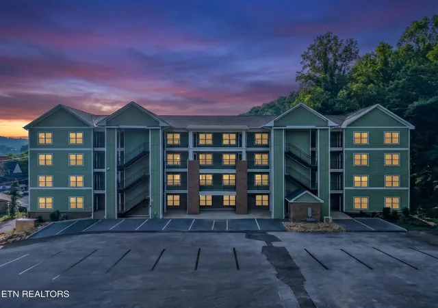 329-ownby-st-gatlinburg-tn-37738/hzid_9f10677d