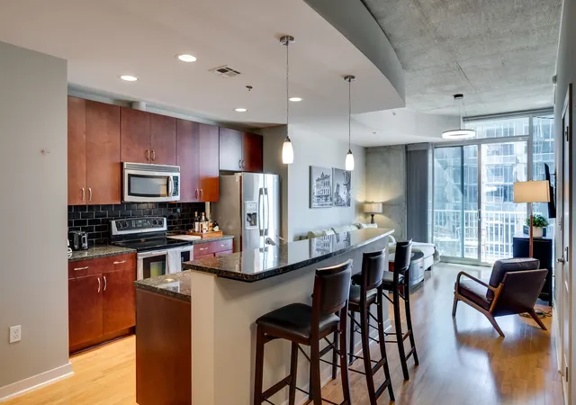 301-demonbreun-st-1702-nashville-tn-37201/hzid_4d15b675