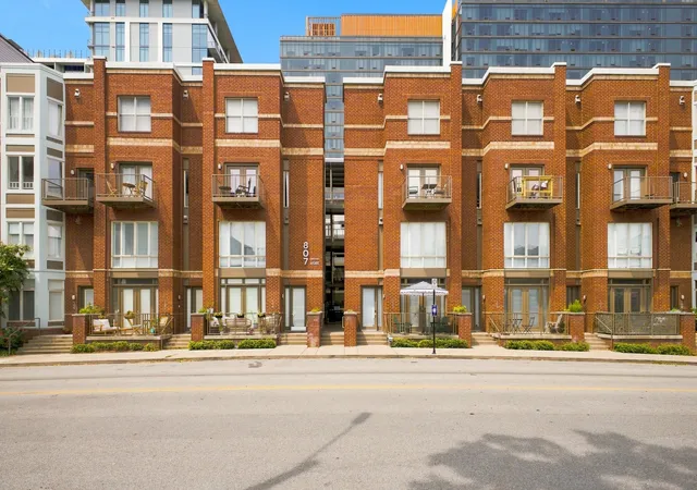 807-18th-ave-s-209-nashville-tn-37203/hzid_d52e2ea2