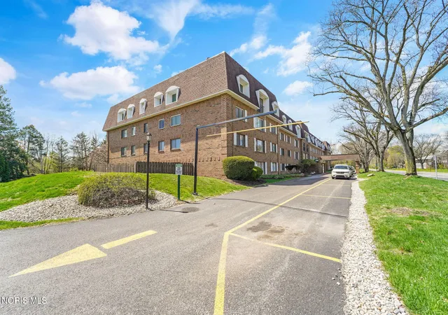 4343-w-bancroft-st-apt-4g-ottawa-hills-oh-43615/hzid_386fed7d
