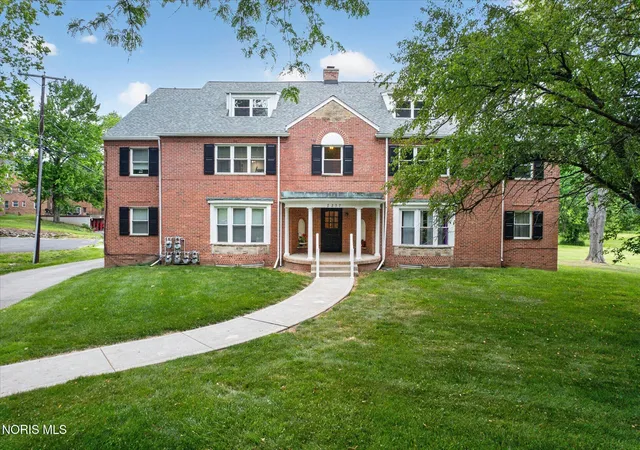 2237-evergreen-rd-ottawa-hills-oh-43606/hzid_af11b567