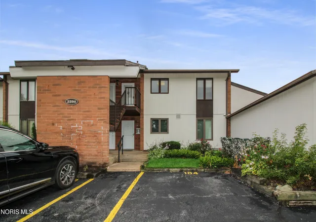 2594-e-sun-valley-dr-204-port-clinton-oh-43452/hzid_d3ecd257