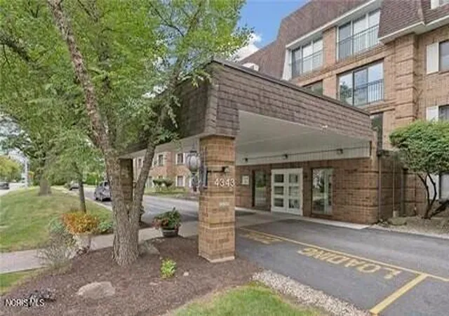 4343-w-bancroft-st-ottawa-hills-oh-43615/hzid_fd9c24d4