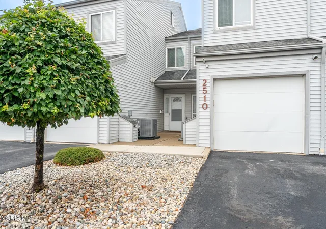 2510-w-village-dr-toledo-oh-43614/hzid_9b73df66
