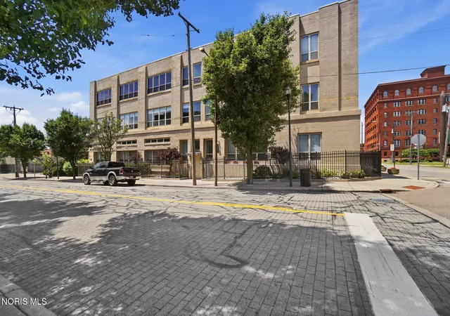 100-s-huron-st-6b-toledo-oh-43604/hzid_33f7854b