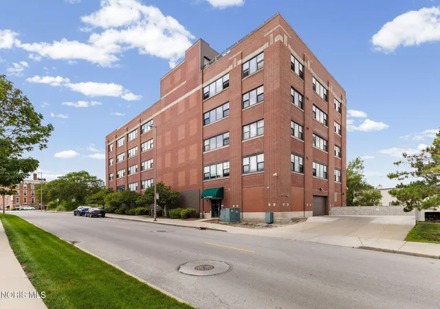 110-ottawa-st-2e-toledo-oh-43604/hzid_570d1924