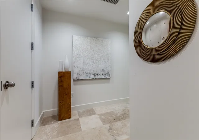 1505-elm-st-1004-dallas-tx-75201/hzid_65d6b256