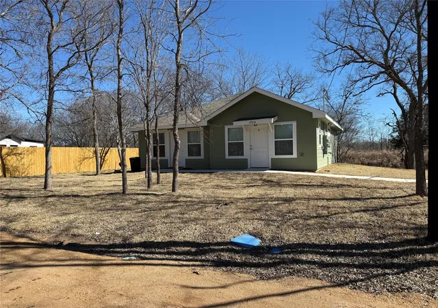 1704-e-3rd-st-lampasas-tx-76550/hzid_69d83414
