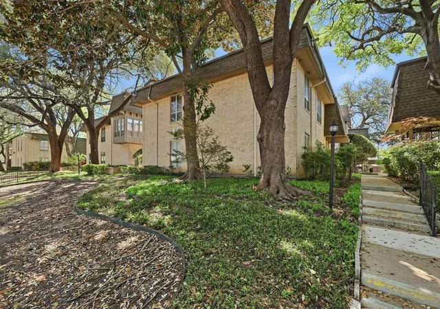 4320-bellaire-dr-s-240w-fort-worth-tx-76109/hzid_68c5cfd8