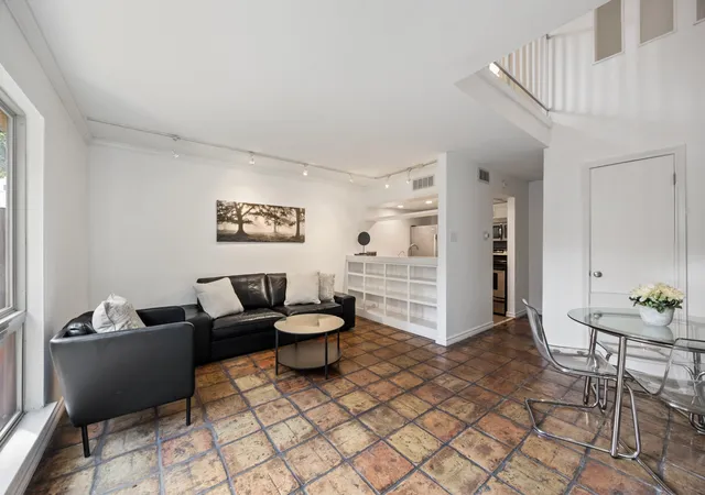 2710-douglas-ave-108-dallas-tx-75219/hzid_d4524a5e
