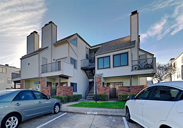 3121-sondra-dr-208-fort-worth-tx-76107/hzid_e391ddfa