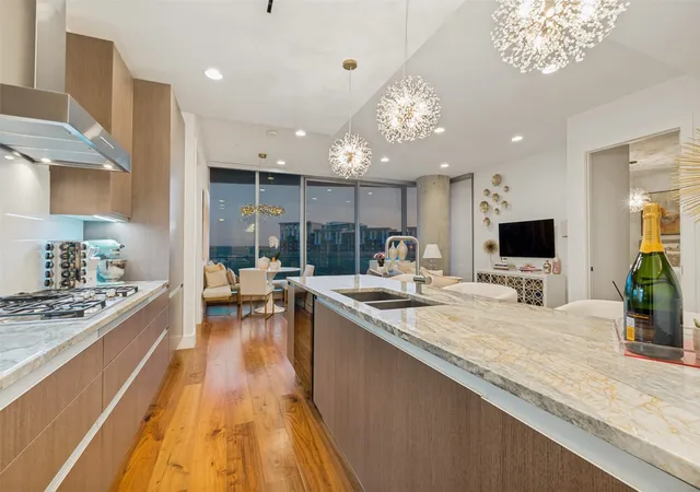 3130-n-harwood-st-702-dallas-tx-75201/hzid_ebc0535d