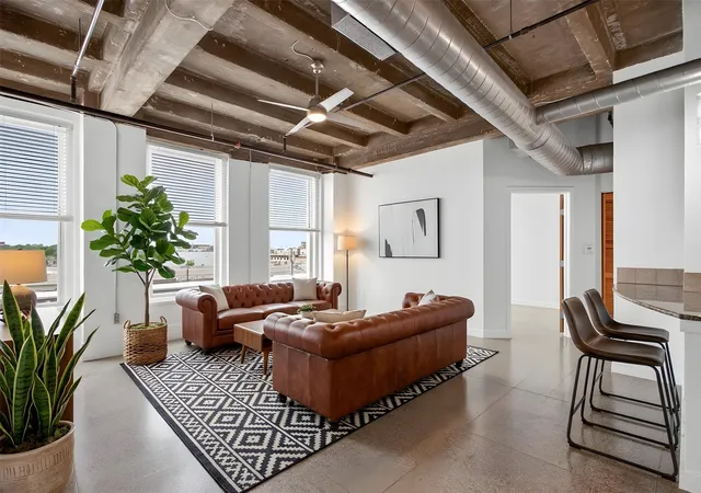 221-w-lancaster-ave-3011-fort-worth-tx-76102/hzid_a158201c