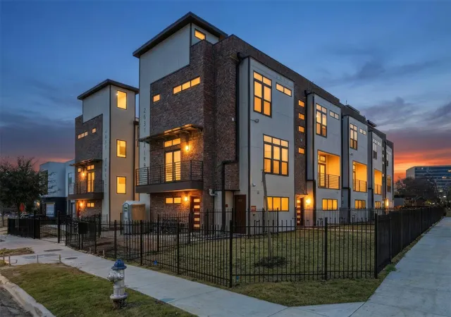 4635-manett-st-dallas-tx-75204/hzid_8e0eab2c