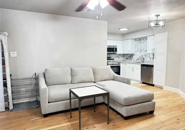 9833-walnut-st-106-dallas-tx-75243/hzid_32a68cff