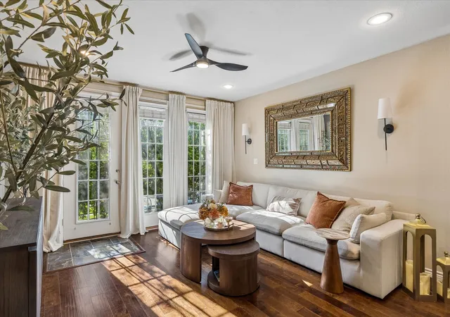950-henderson-st-1220-fort-worth-tx-76102/hzid_d3ad4c52