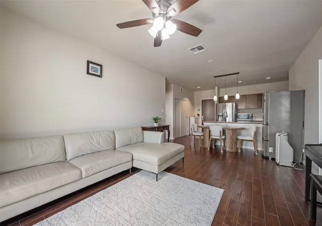 1100-w-trinity-mills-rd-3028-carrollton-tx-75006/hzid_25abff7c