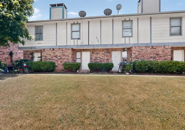 2105-w-walnut-st-a-b-c-d-garland-tx-75042/hzid_c73f6397