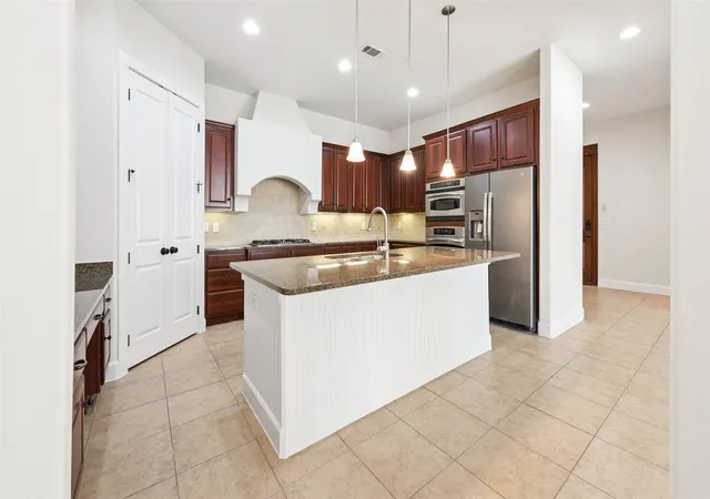 610-via-ravello-201-irving-tx-75039/hzid_4d81bc71