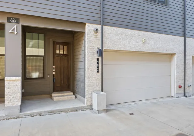 625-n-tyler-st-402-dallas-tx-75208/hzid_e9cd820b