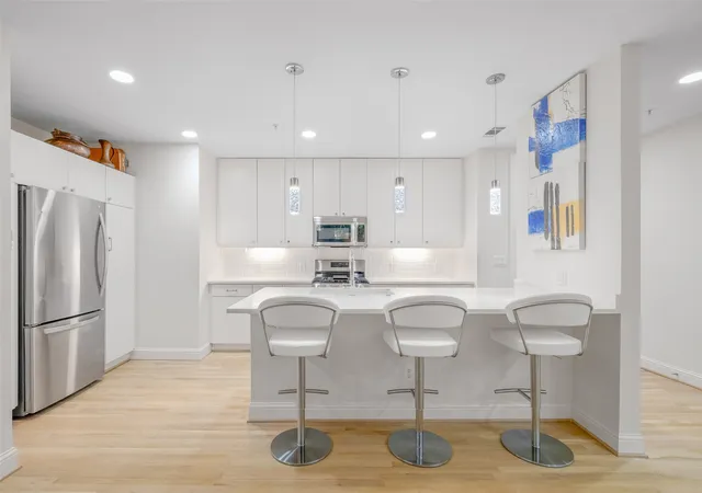 5055-addison-cir-209-addison-tx-75001/hzid_31b8173c