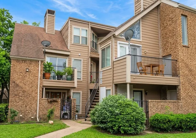 9825-walnut-st-m207-dallas-tx-75243/hzid_16a4c231