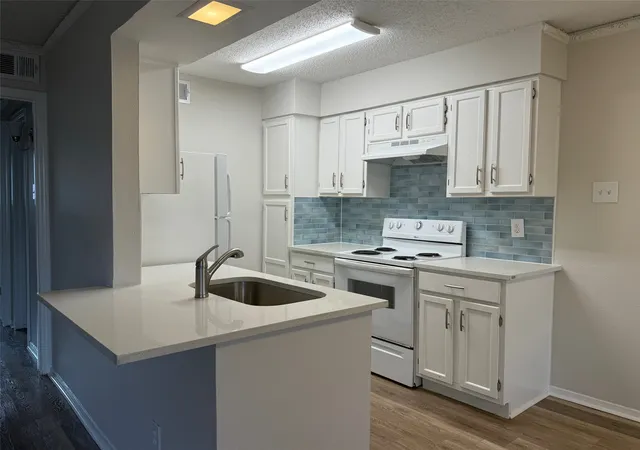 3624-parkridge-dr-214-dallas-tx-75234/hzid_bd0a740e
