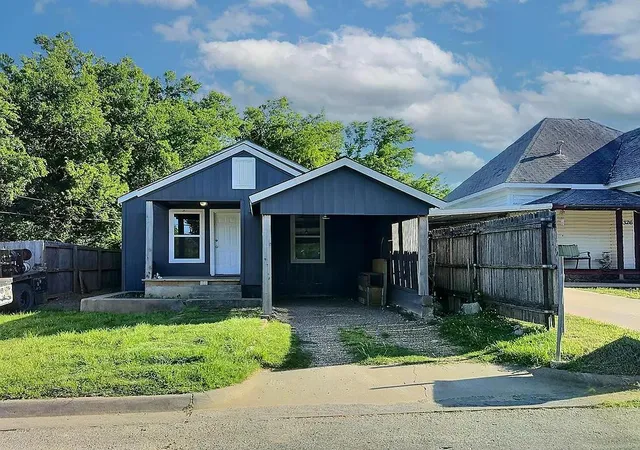 330-e-thompson-st-jacksboro-tx-76458/hzid_762ed607