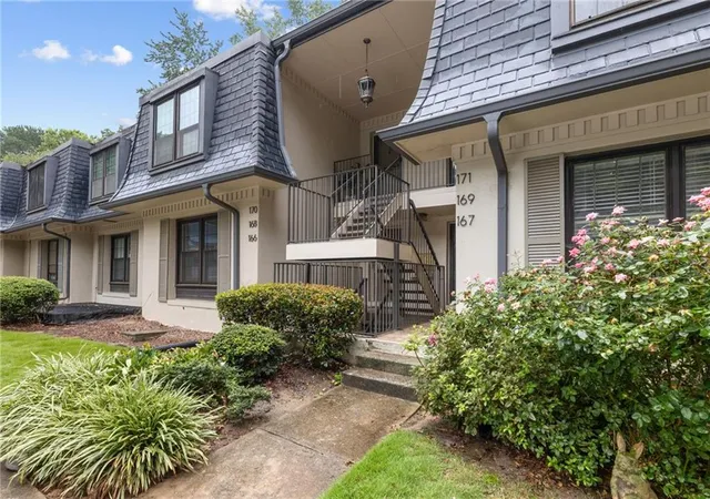 167-maribeau-sq-nw-atlanta-ga-30327/hzid_467e1dd8