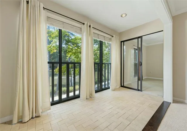 23212-plantation-dr-atlanta-ga-30324/hzid_b279de81