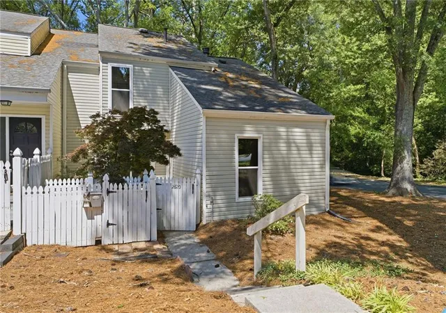 2620-meadowlawn-dr-se-marietta-ga-30067/hzid_ff3ca54e