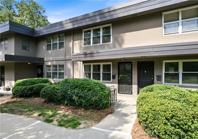 276-lakemoore-dr-ne-c-atlanta-ga-30342/hzid_55d0bbc9