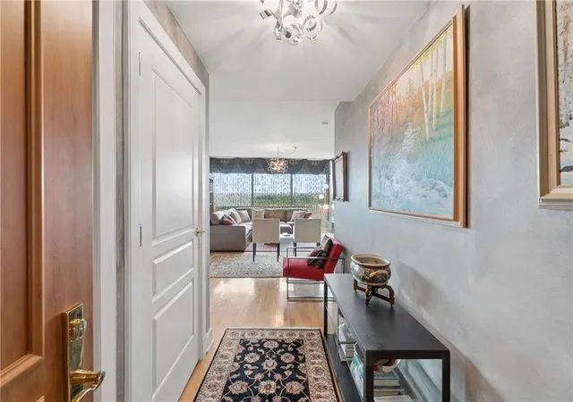 700-park-regency-pl-ne-1501-atlanta-ga-30326/hzid_2300bbb8