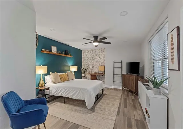 300-w-peachtree-st-ne-3m-atlanta-ga-30308/hzid_2e83f0a7