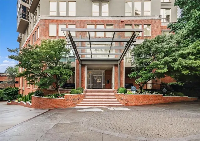 2626-peachtree-rd-nw-205-atlanta-ga-30305/hzid_18f0c1d6