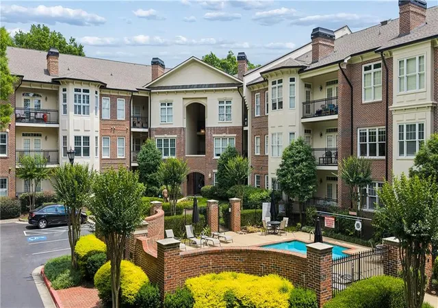 825-highland-ln-ne-1111-atlanta-ga-30306/hzid_4c9b121a